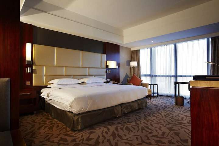 Room 4 of 35
