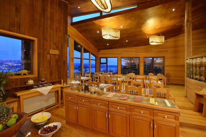 Dining 74 of 131