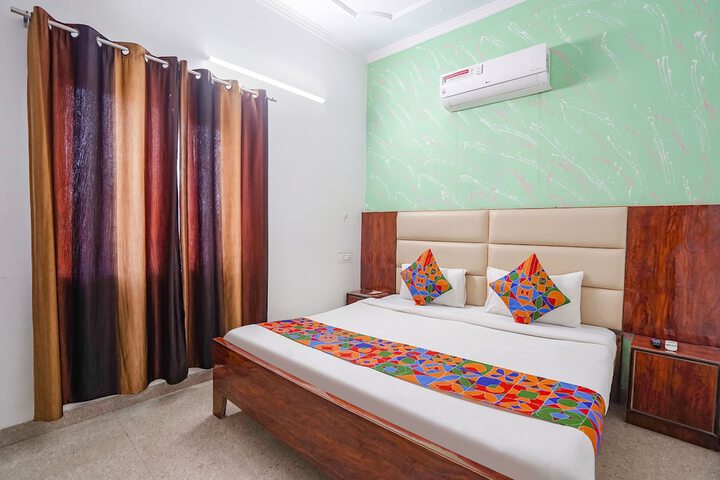 Room 21 of 28
