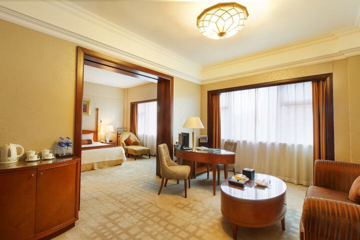 Room 15 of 144