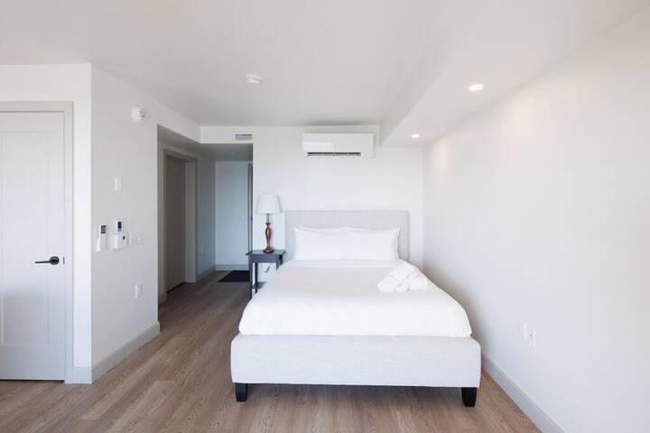Room 9 of 48
