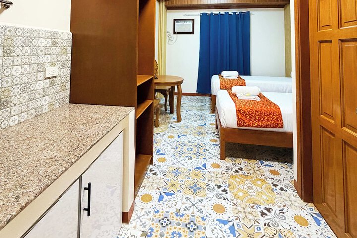Room 35 of 68