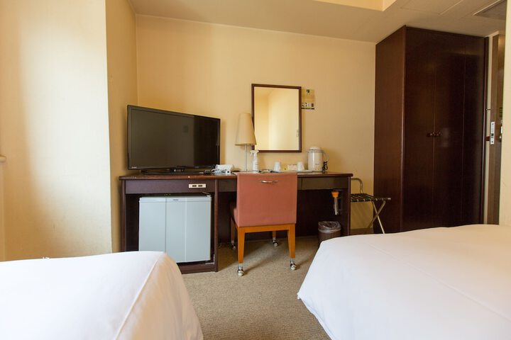 Room 5 of 50