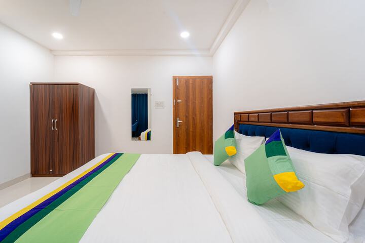 Room 27 of 47