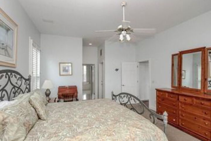 Room 25 of 46