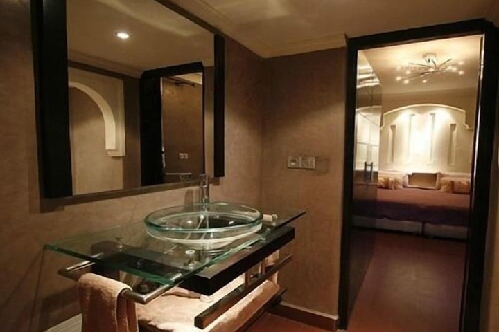 Room 3 of 22