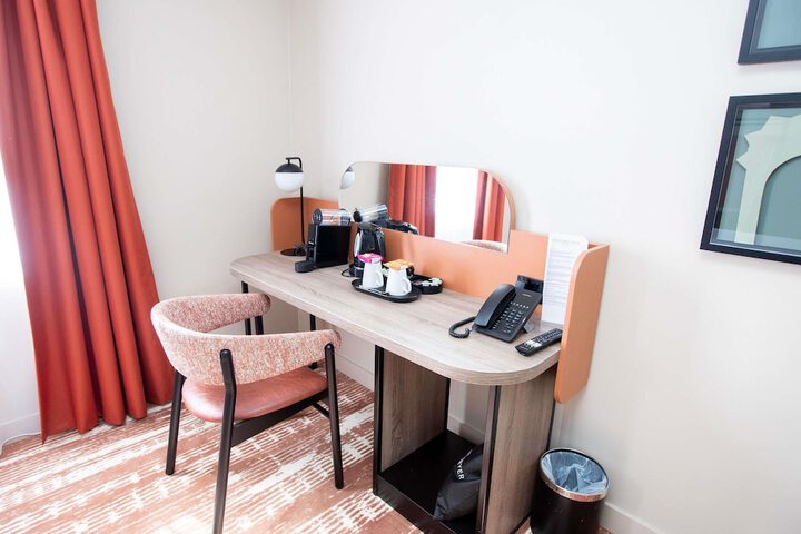 Room 33 of 103
