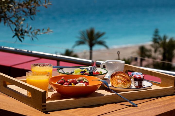 Breakfast/Coffee Service 76 of 124