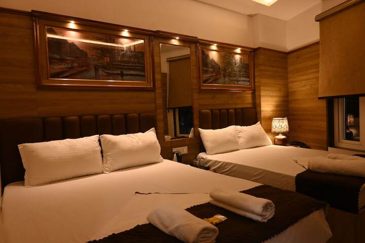 Room 52 of 86