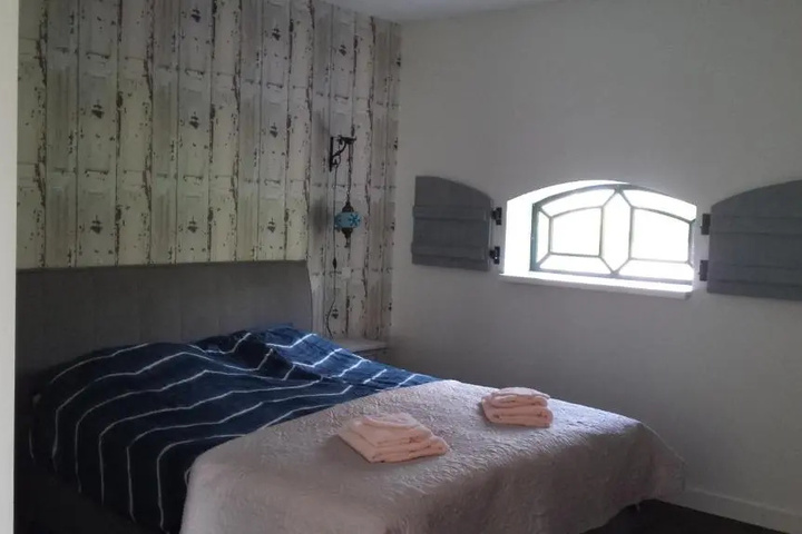 Room 3 of 7