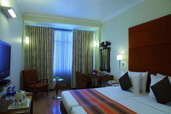 Room 6 of 22