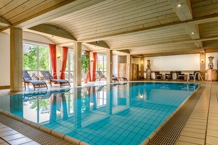 Pool 11 of 44