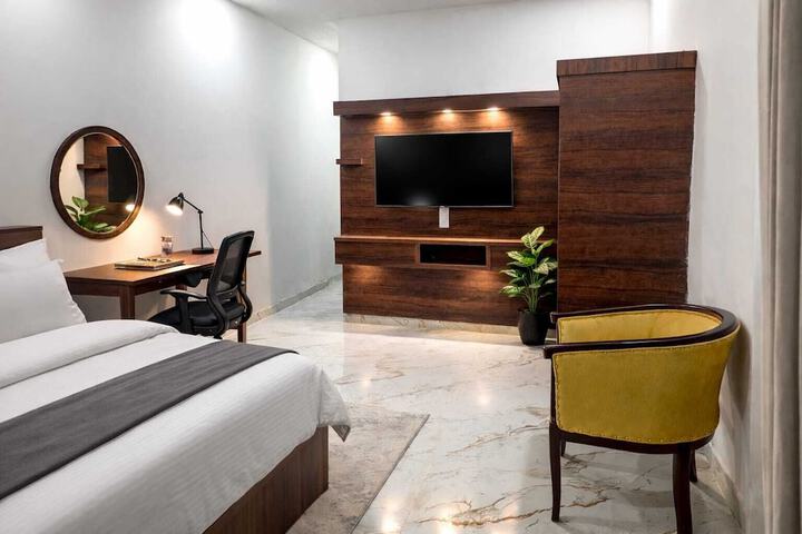 Room 6 of 40