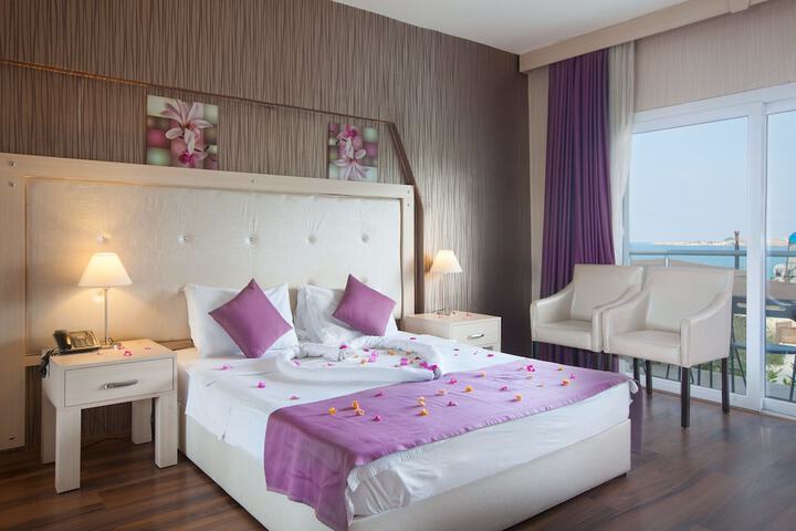 Room 5 of 70