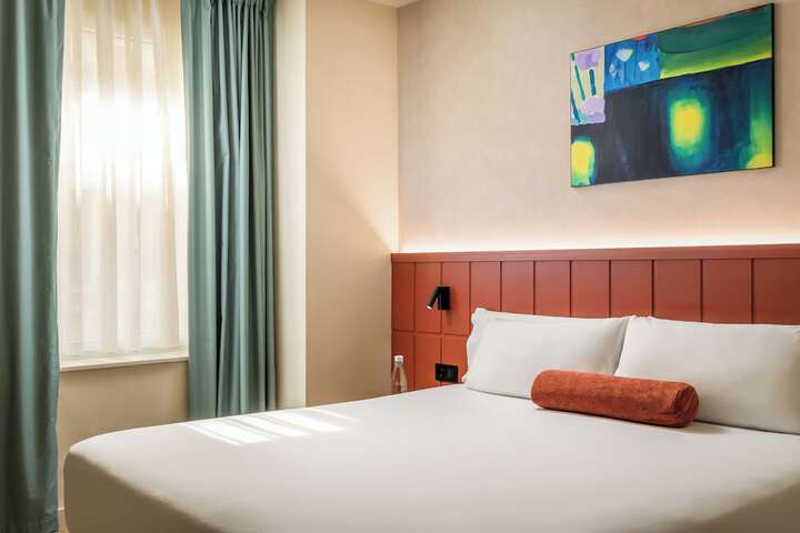 Room 15 of 39