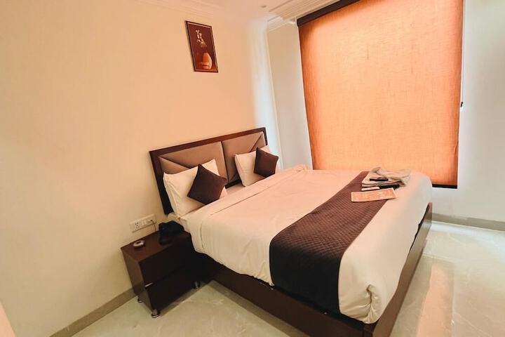 Room 8 of 29
