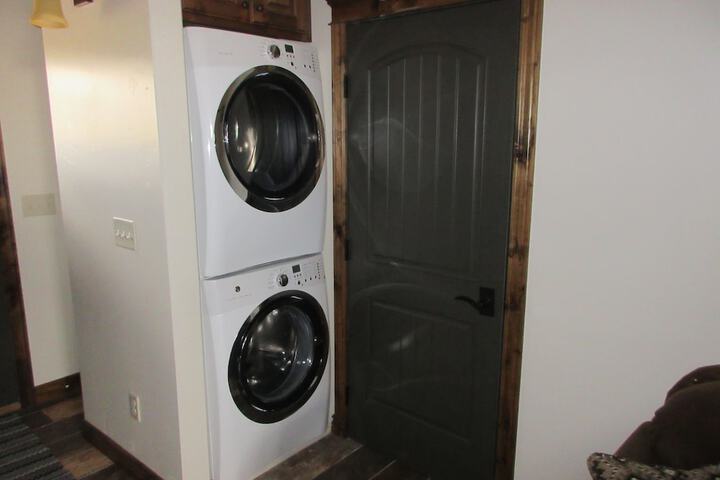 Laundry 15 of 28