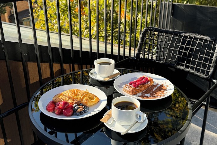 Breakfast/Coffee Service 98 of 104