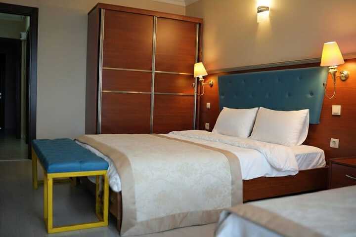 Room 16 of 36