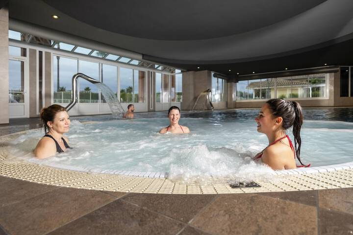 Hotel Pool