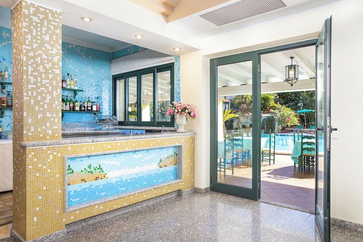 Hotel Pool