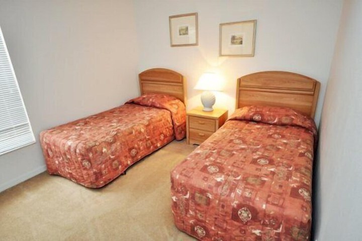 Room 5 of 20