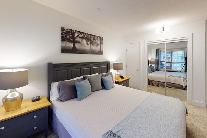 Room 12 of 100