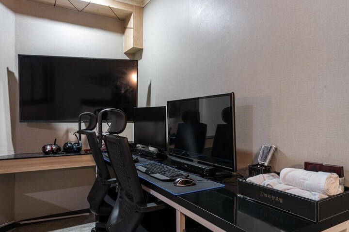 Room 63 of 118