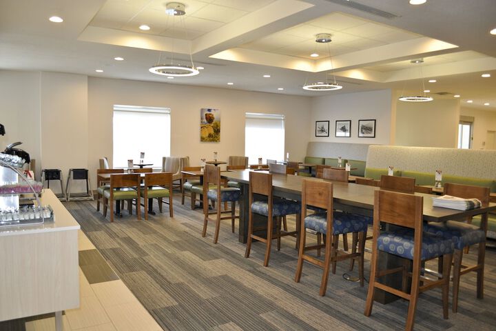 Breakfast/Coffee Service 26 of 45