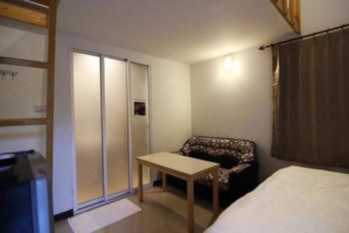 Room 18 of 22