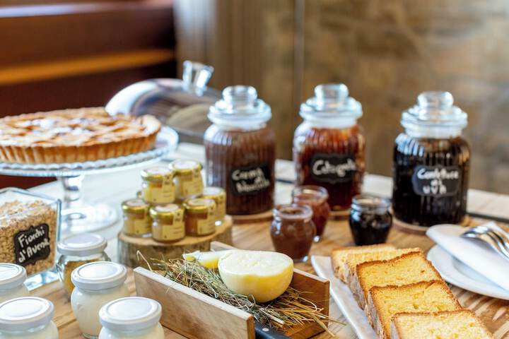 Breakfast/Coffee Service 12 of 17