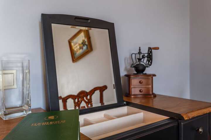 Room 19 of 49