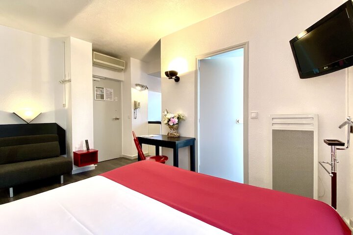 Room 17 of 47