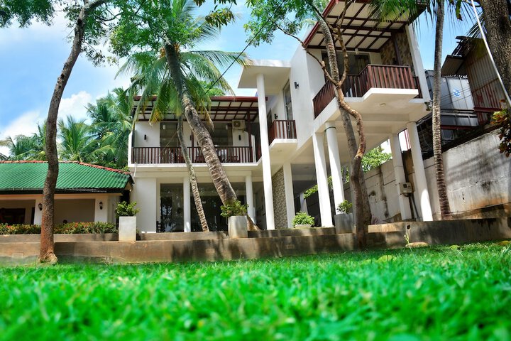 Sea View Tourist Inn