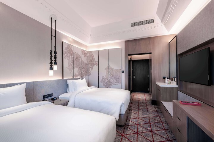 Room 18 of 129