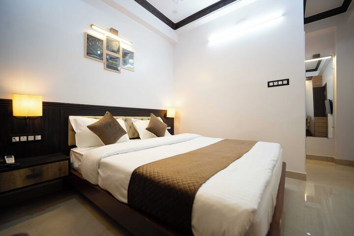 Room 6 of 31