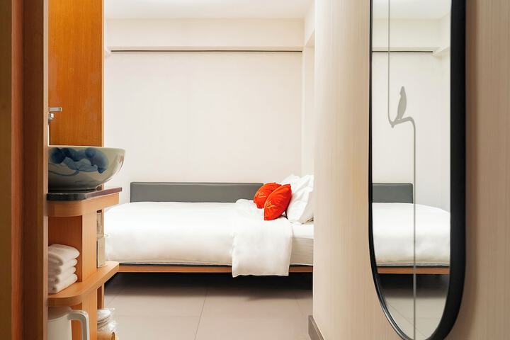 Room 16 of 30
