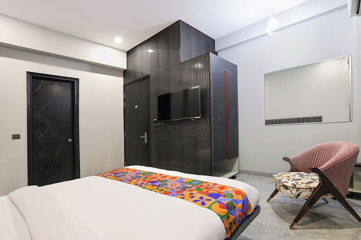 Room 18 of 48