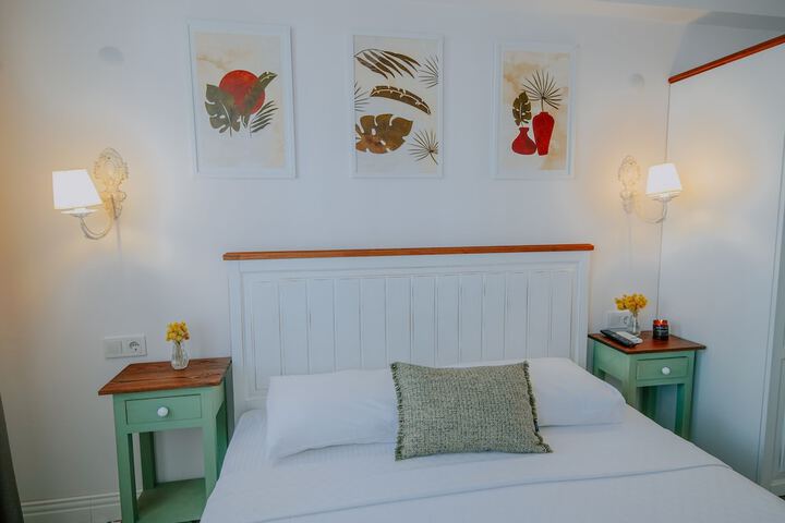 Room 16 of 33