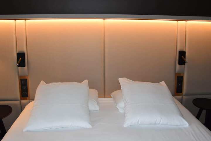 Room 13 of 76