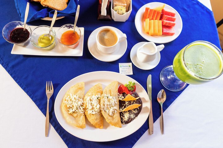 Breakfast/Coffee Service 22 of 40