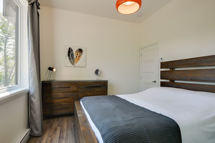 Room 9 of 325