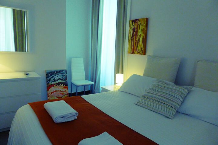 Room 6 of 30