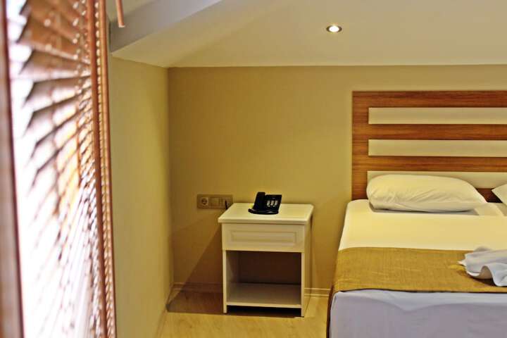 Room 10 of 50