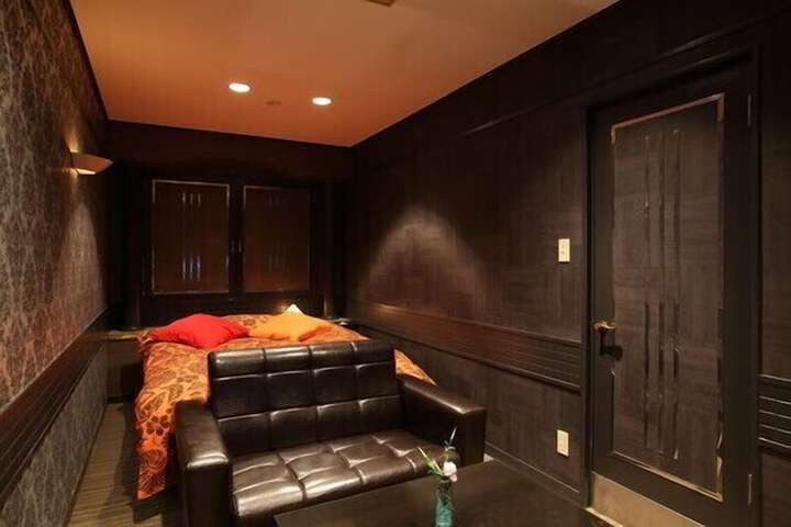 Room 8 of 36