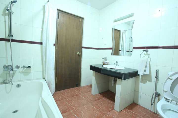 Room 12 of 34