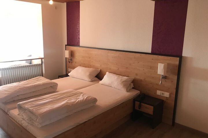Room 3 of 81