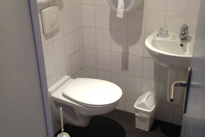 Room 25 of 50