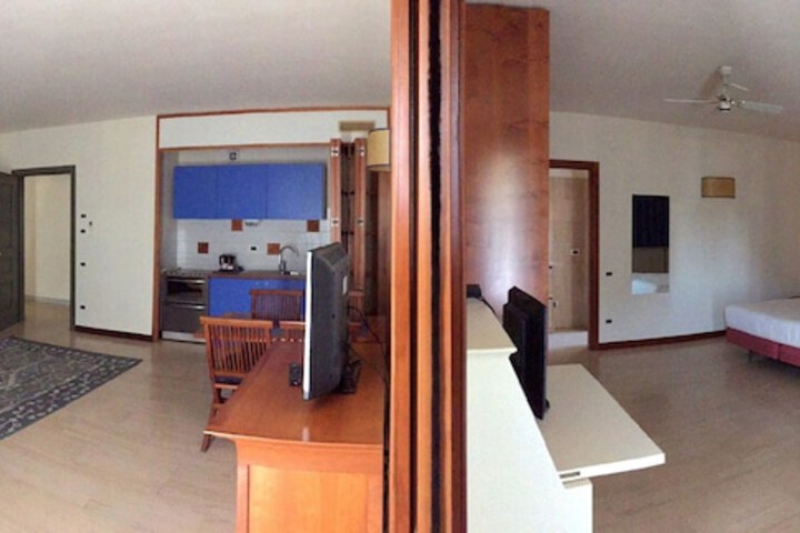 Room 4 of 79