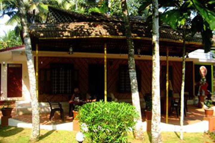 Vedanta Wake Up Alleppey Backwaters